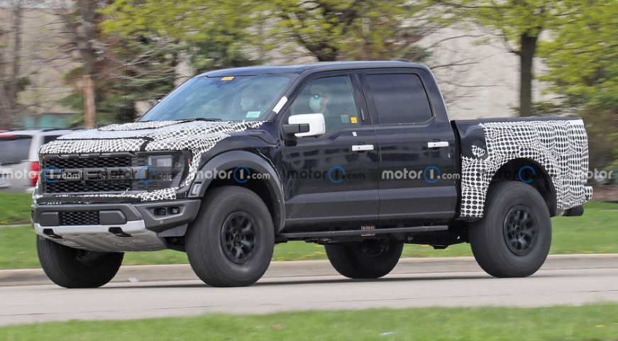 2025 Ford F-150 Raptor R: Redesign, V8 Engine, & Specs